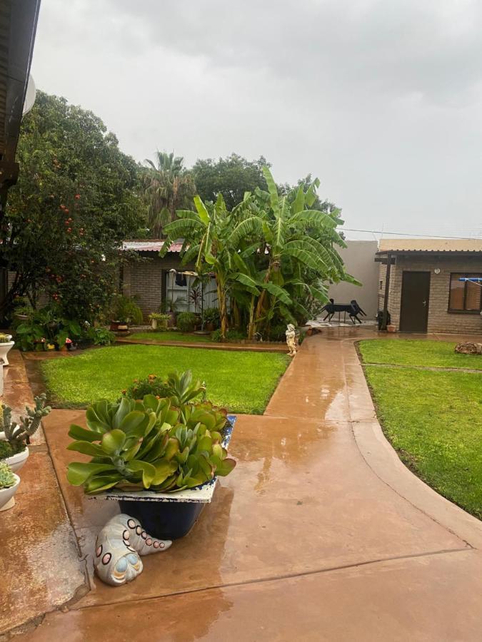 El-Kole Bed And Breakfast Tsumeb Buitenkant foto